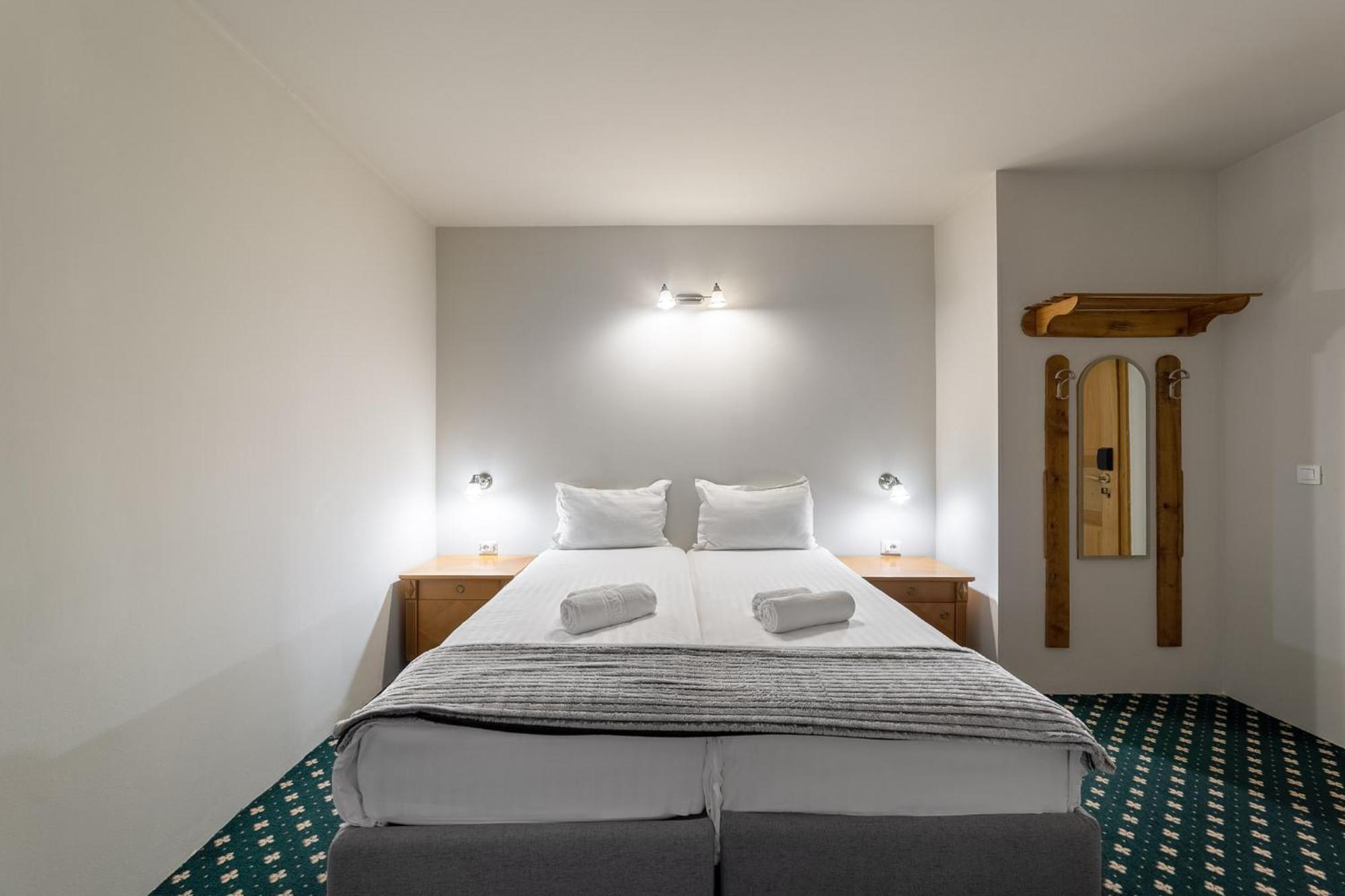 Genesis By Eden Hotel Predeal Exterior photo